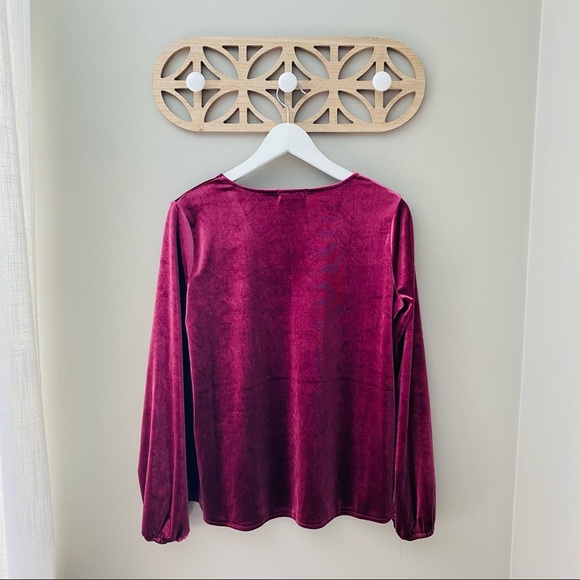 Altar'd State Long Sleeve Velvet Top Red Sz Small - Picture 9 of 10